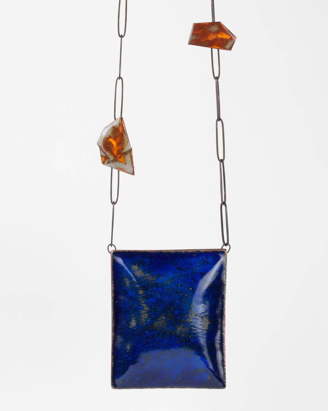 Nicole Beck, Blue Waves, 2018, necklace; copper, enamel, silver, 80 x 100 x 20 mm, €1720