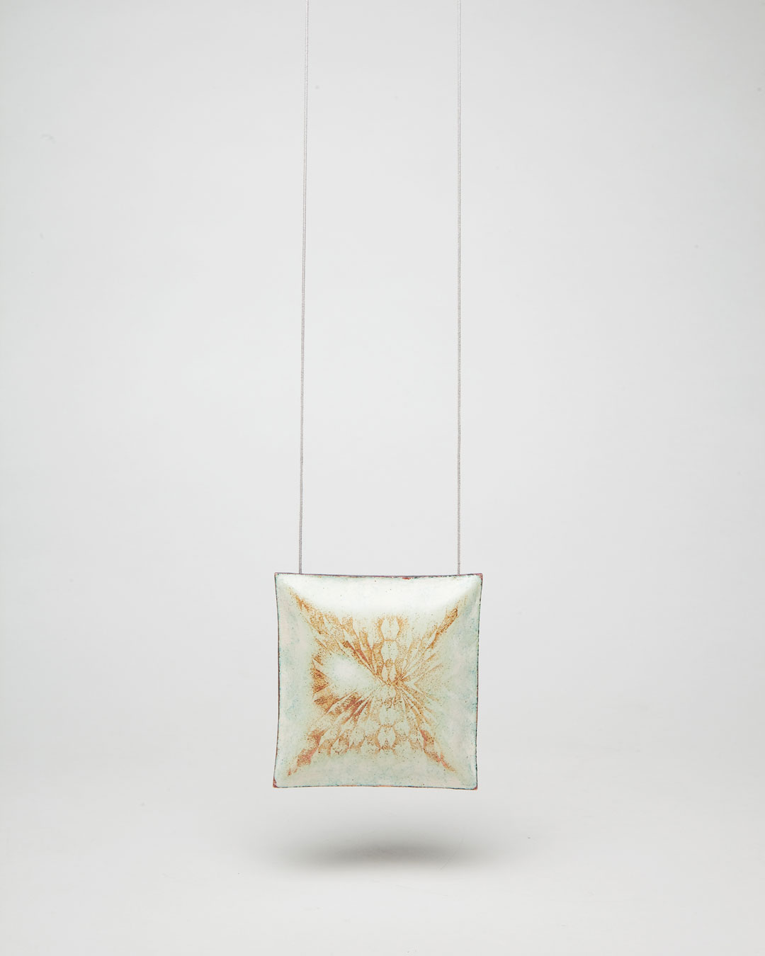 Nicole Beck, Angel, 2018, necklace; copper, enamel, thread, 95 x 90 x 25 mm, €1500