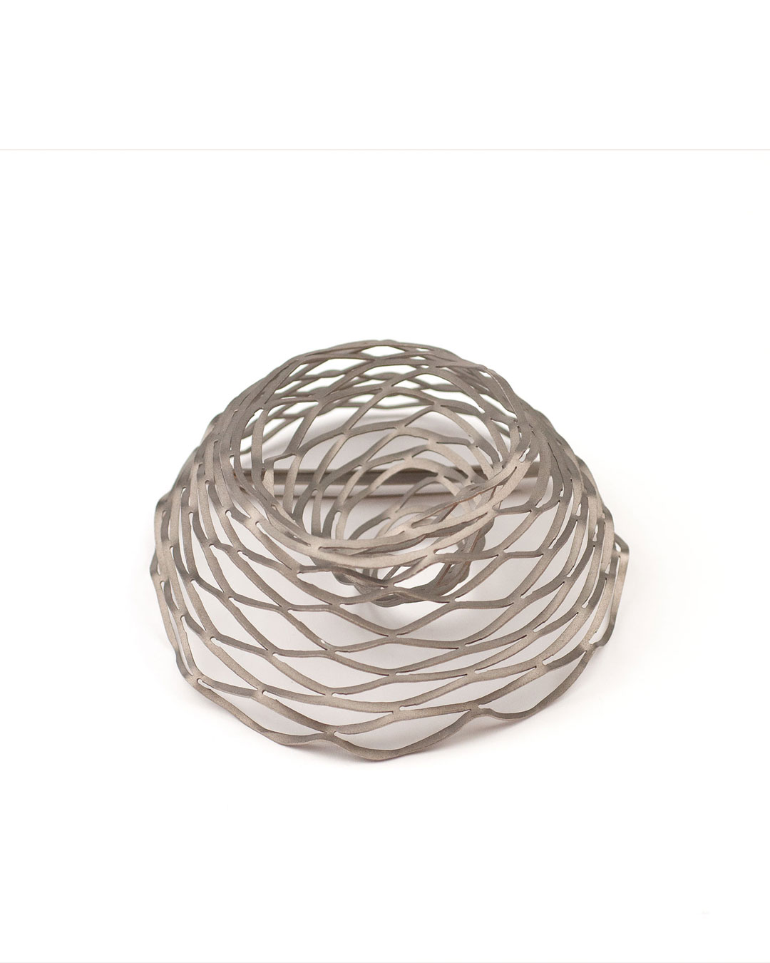 Antje Bräuer, untitled, 2010, brooch; titanium, gold, stainless steel, 116 x 109 x 52 mm, €780