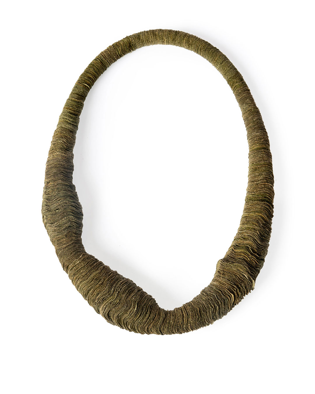Carmen Hauser, untitled, 2019, necklace; ginkgo leaves, yarn, 270 x 190 x 37 mm, €2280