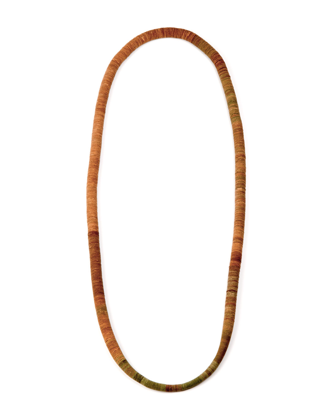 Carmen Hauser, Eiche (Oak), 2020, necklace; oak leaves, yarn, 620 x 140 x 16 mm, €1800