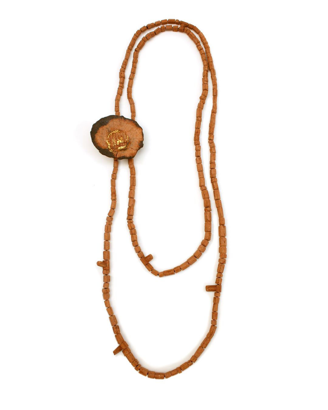 Carmen Hauser, Schnittblume (Cut Flower), 2015, necklace; soil, sand, resin, gold leaf, yarn, steel wire, 590 x 200 x 30 m, €1310