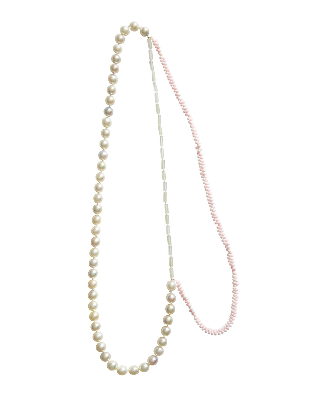 Annelies Planteijdt, Mooie stad - Roze water (Beautiful City - Pink Water), 2020, necklace; Akoya pearls, jade, Japanese glass beads, gold, yarn, 630 mm, €2725