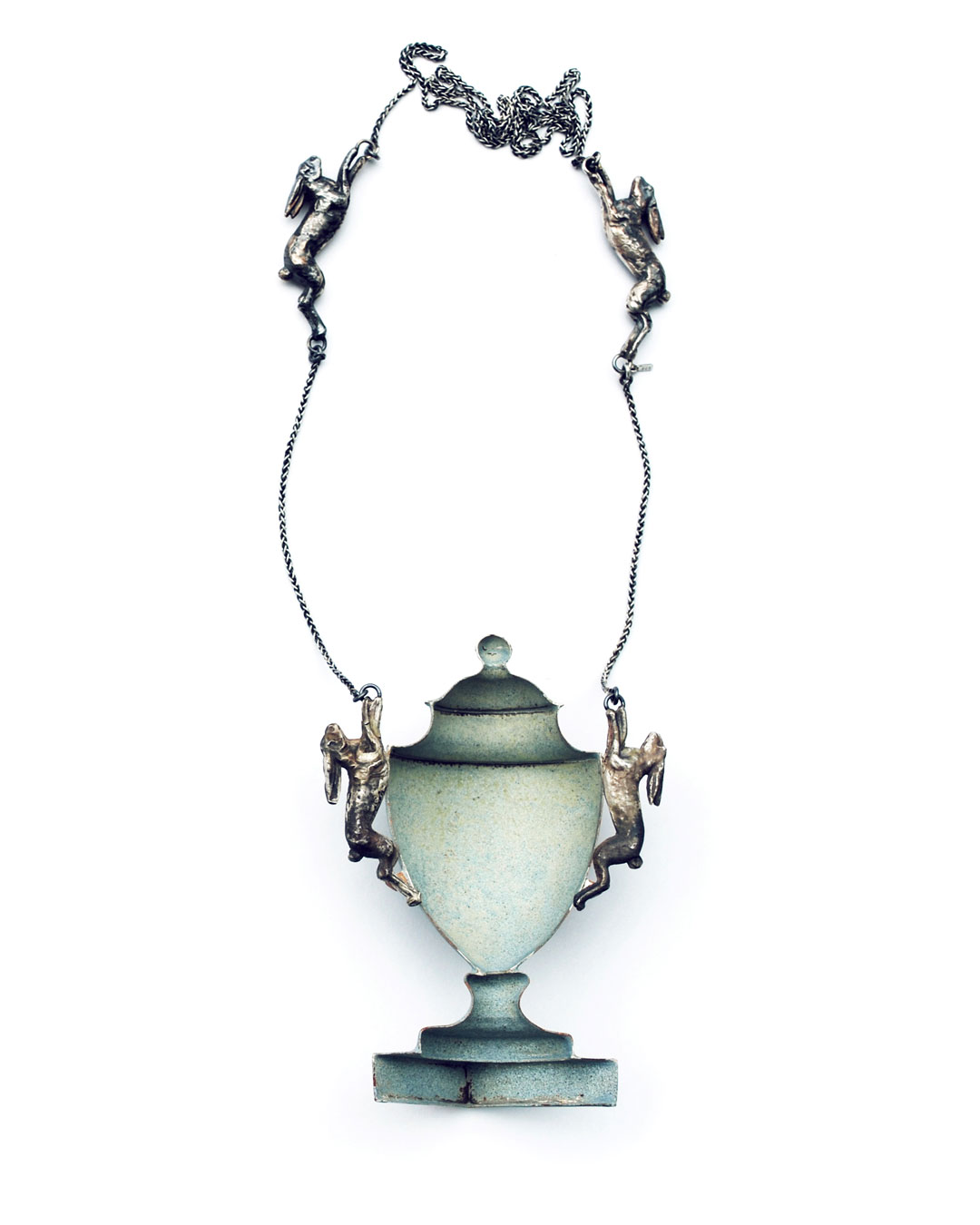 Vera Siemund, untitled, 2015, necklace; enamelled copper, silver, 80 x 100 x 30 mm, €1850