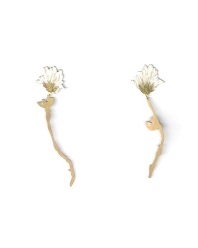 Christopher Thompson Royds, Natura Morta: White Clover, 2016, earrings; 18ct gold, hand-painted, diamonds, 75 x 20 mm, €1150