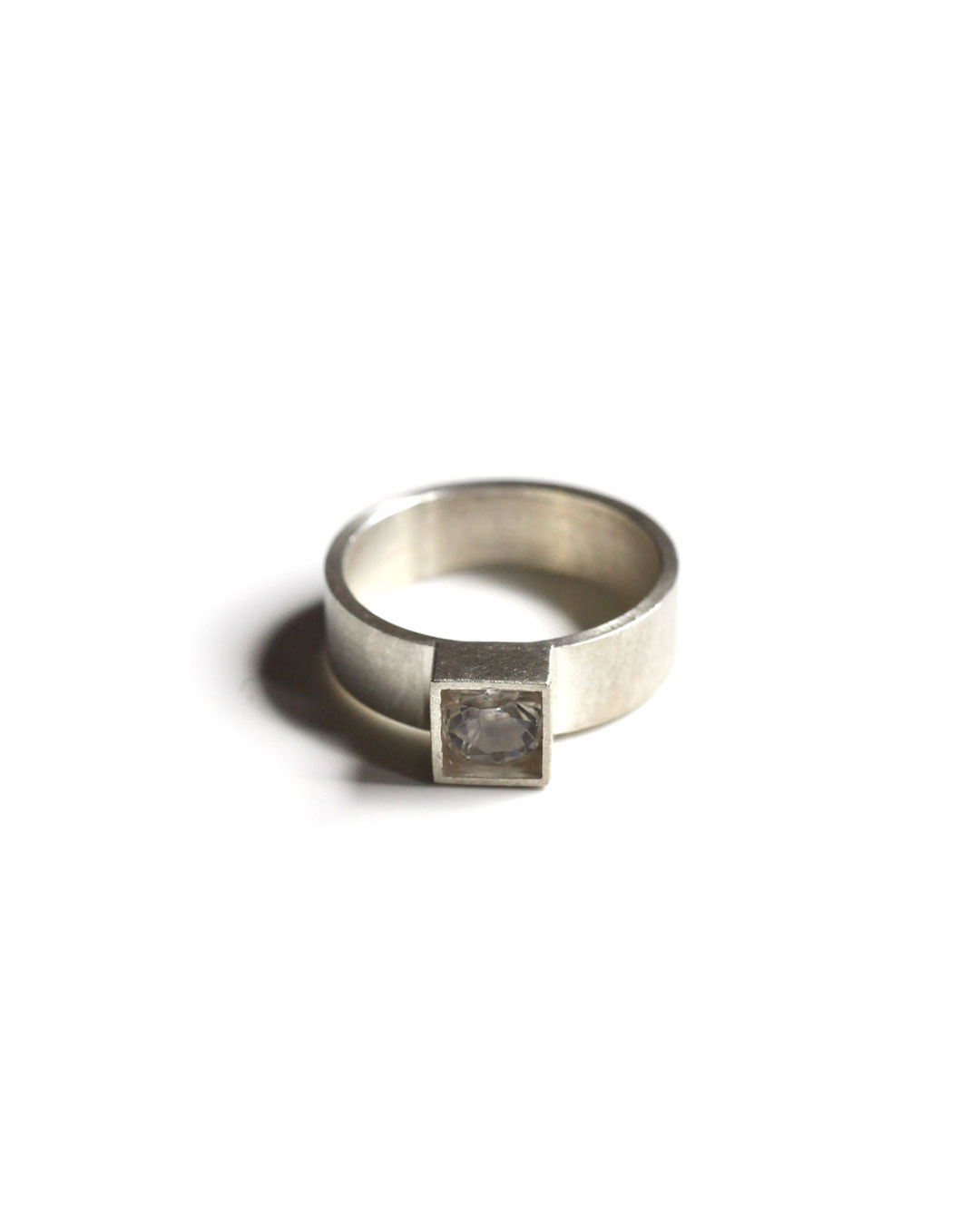 Herman Hermsen, untitled, 2005, ring; silver, synthetic stone, 23 x 19 x 5 mm, €190