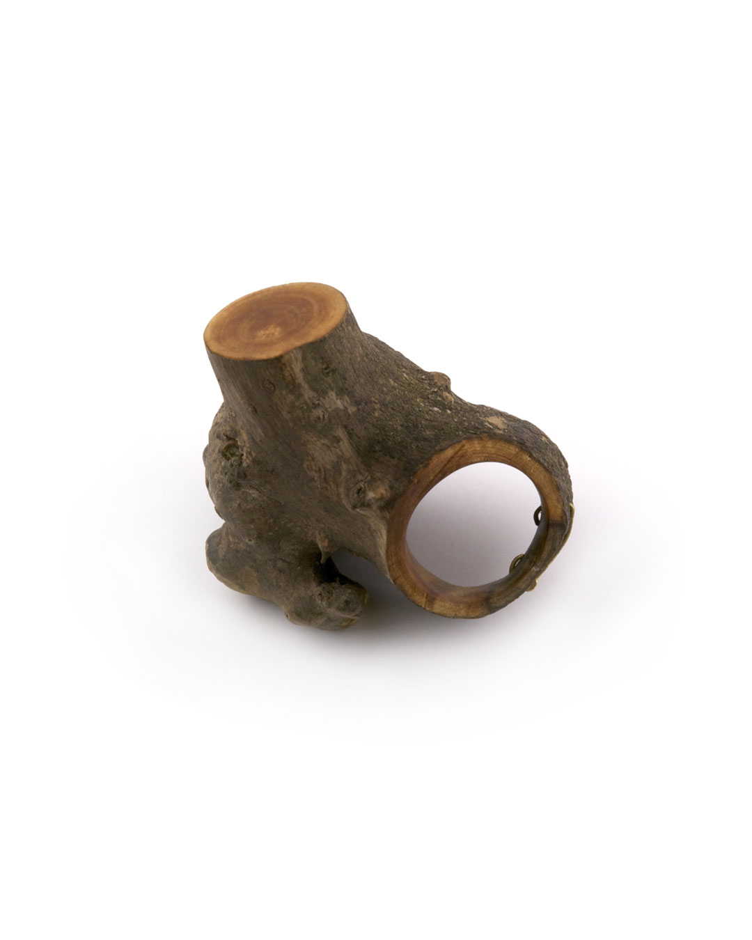 Jenny Klemming, Facet, 2011, ring; apple wood, 18ct gold, lacquer, 52 x 38 x 44 mm, €835
