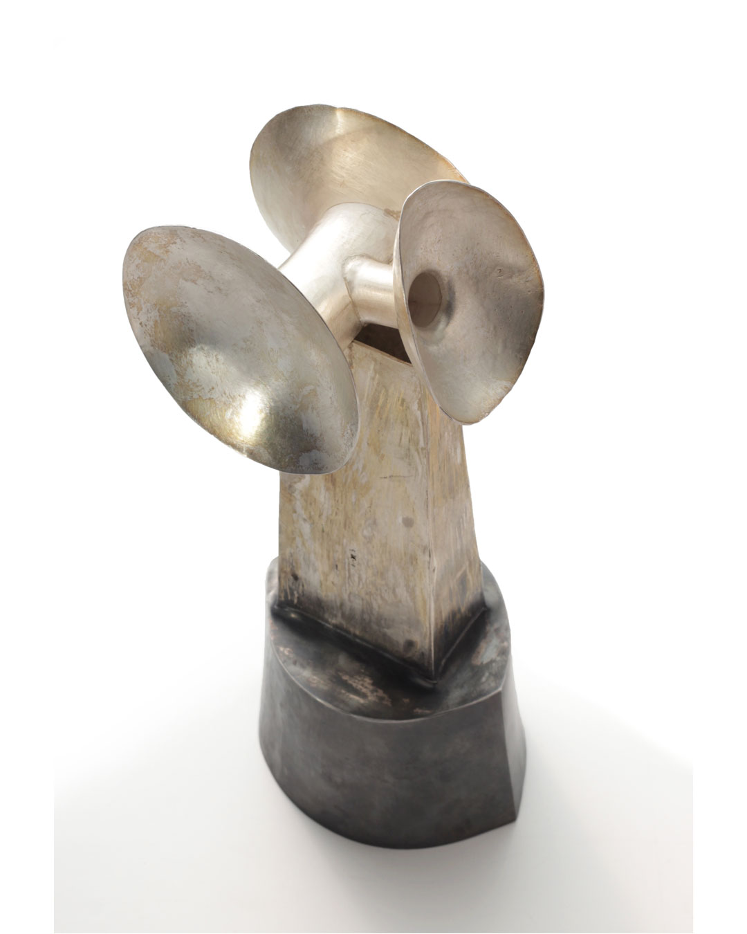 Rudolf Kocéa, Ausgezeichnet (Distinguished), 2014, object; silver, copper, 300 x 130 x 100 mm, €7750