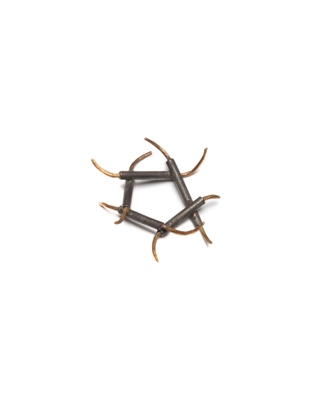 Winfried Krüger, untitled, 1996, ring; oxidised silver, gold, 40 x 40 mm, €605