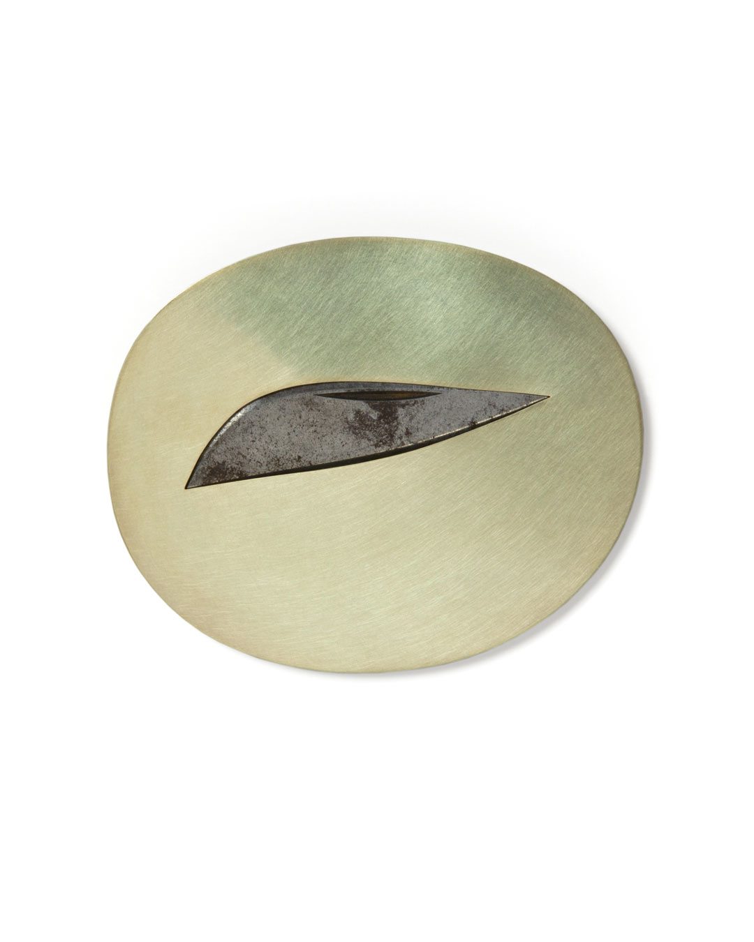 Otto Künzli, Auge XIV (Eye XIV), 2017, brooch; gold, iron (garden knife), Corian, 80 x 97 x 6 mm, price on request