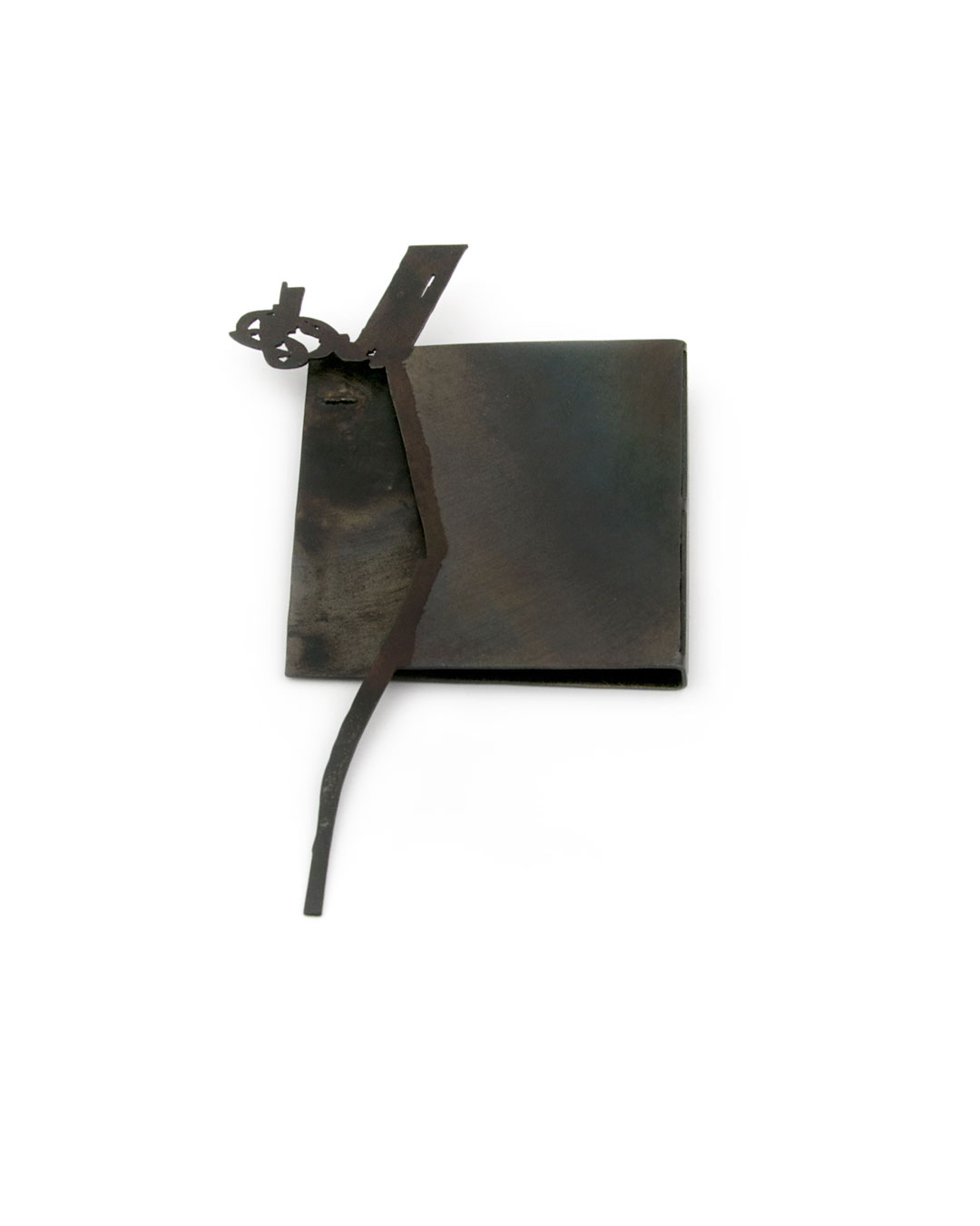 Dongchun Lee, untitled, 2004, brooch; iron, 70 x 117 x 5 mm, €970