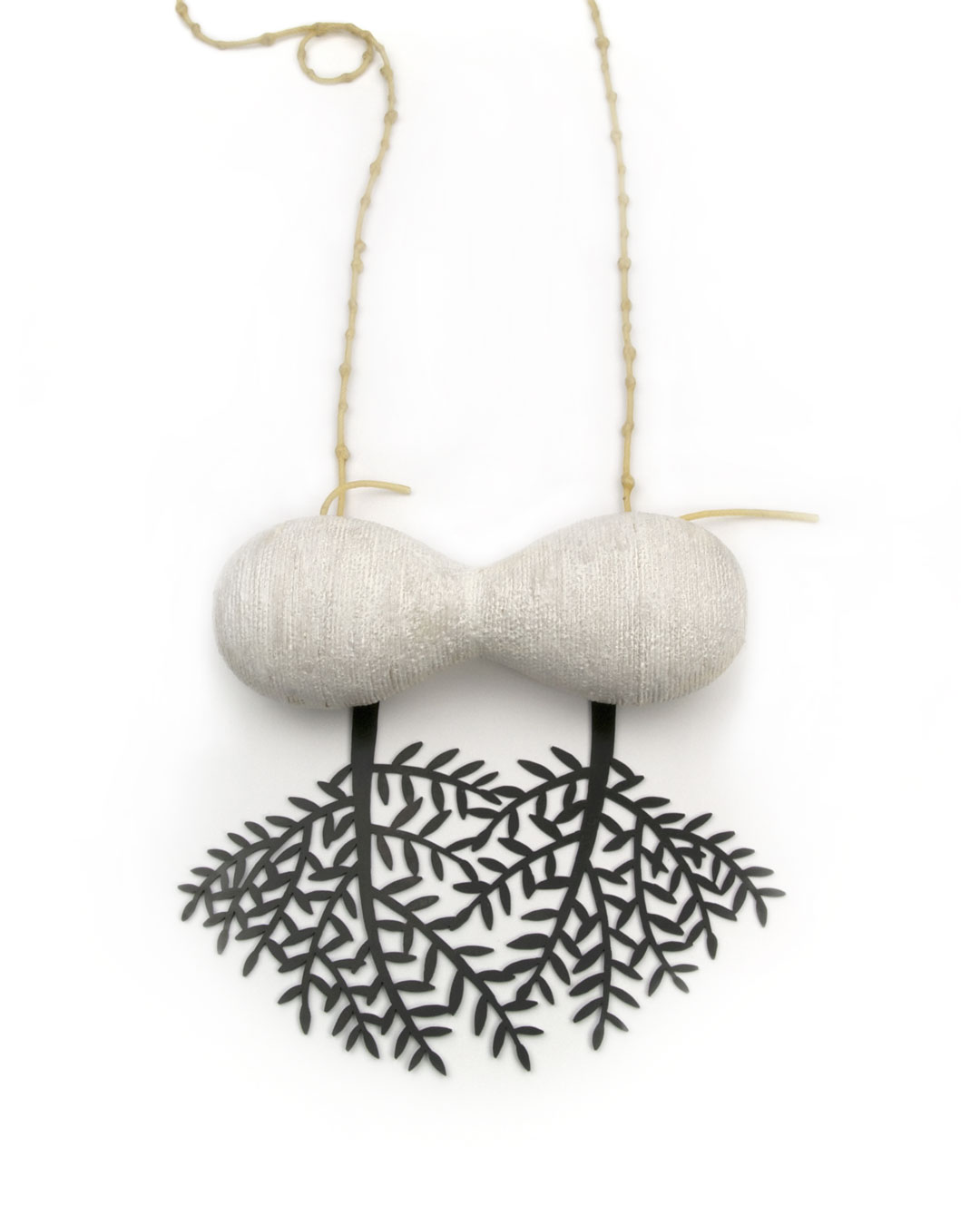 Dongchun Lee, Breathe, 2009, necklace; cord, iron, paint, 155 x 152 x 40 mm, €1115