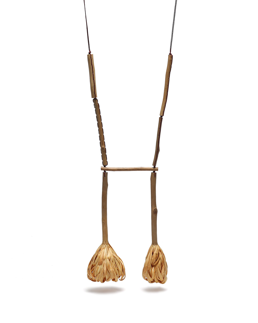 Dongchun Lee, Flourish Wither, 2014, necklace; wood, string, 110 x 170 x 55 mm, €2060