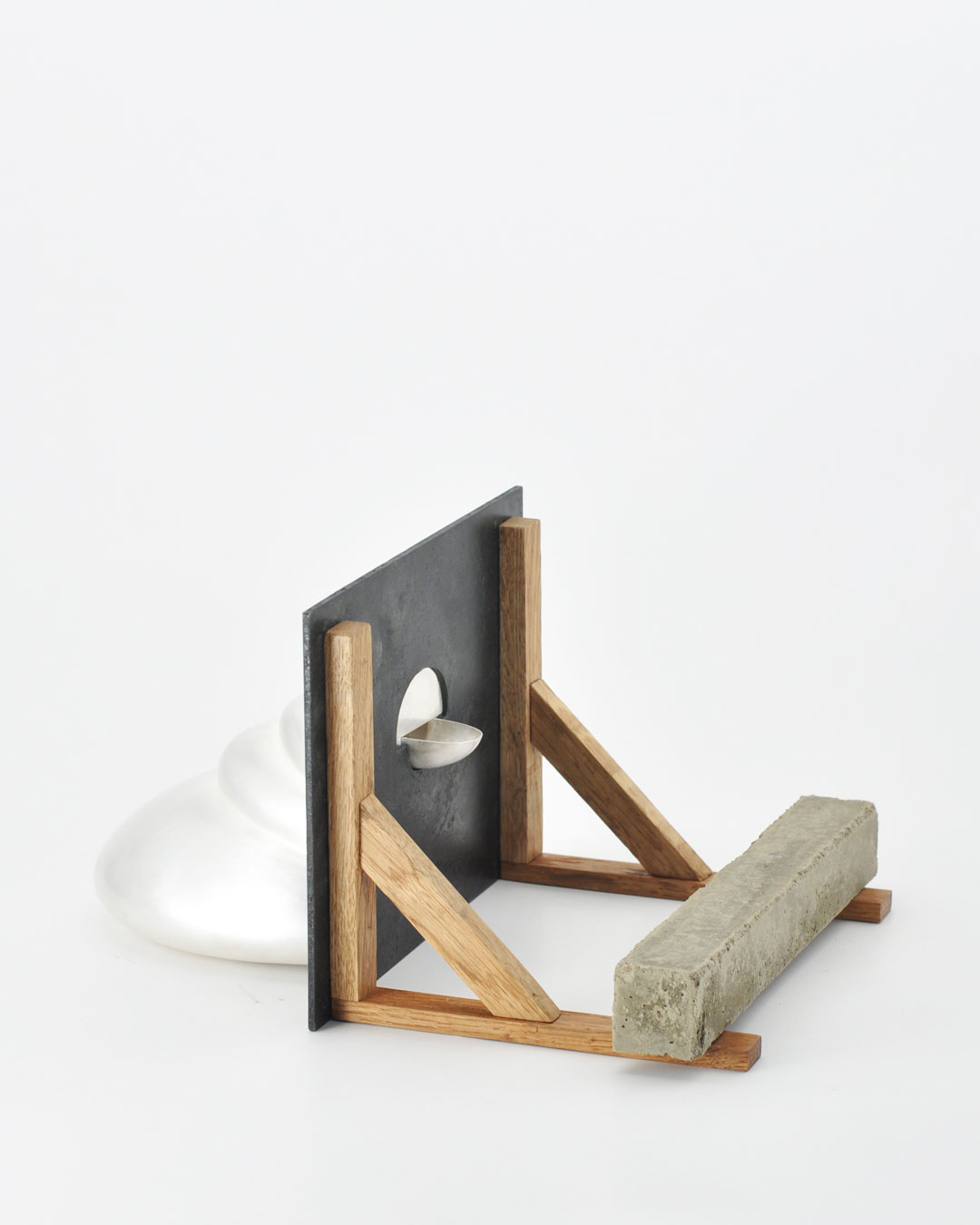 Anders Ljungberg, Peekaboo, 2019, object; silver, steel, oak, concrete, 160 x 140 x 200 mm, €5350