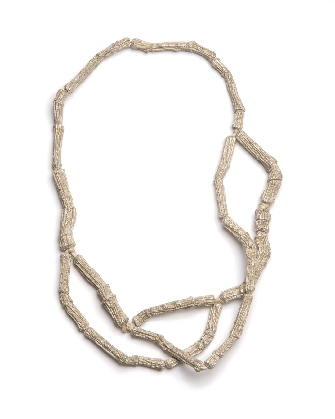 Susanna Loew, Twiggy, 2008, necklace; silver (999 and 935), magnet, silk, 310 x 200 x 8 mm, €2250