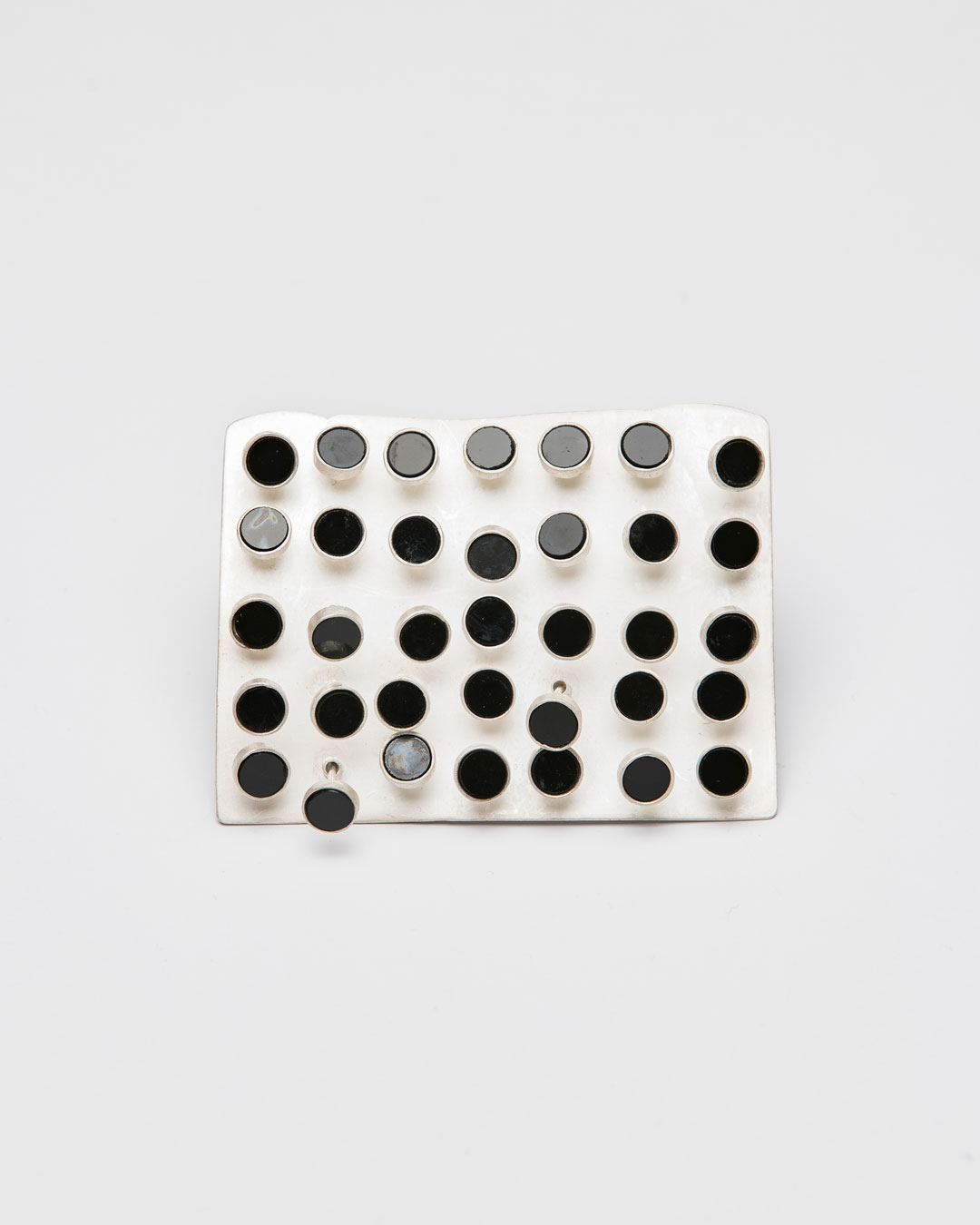 Christine Matthias, untitled, 2019, brooch; silver, onyx, 73 x 55 x 20 mm, €1575