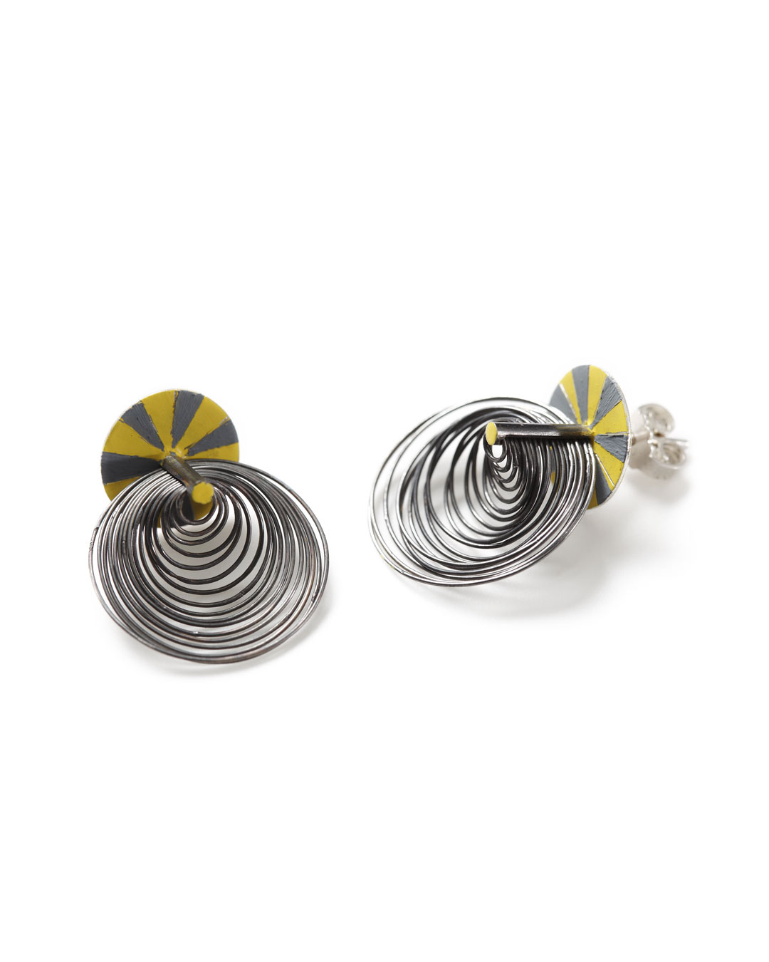 Julie Mollenhauer, untitled, 2012, earrings; silver, lacquer, 25 x 20 x 11 mm, €1000