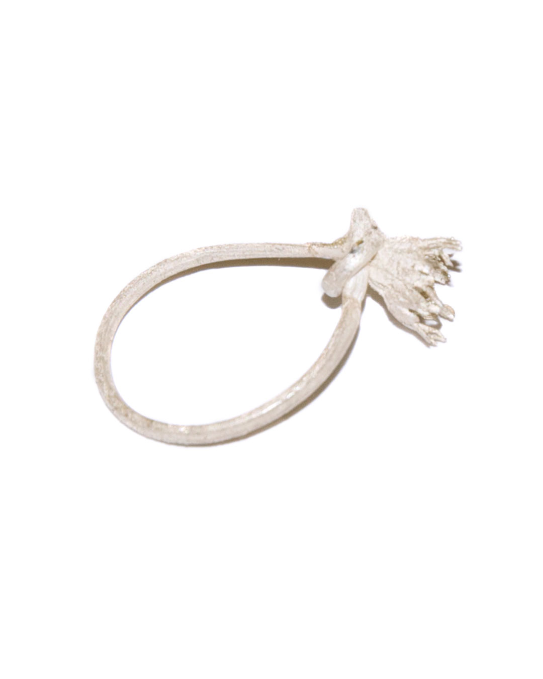 Carla Nuis, Madeliefje, 2005, ring; silver, 33 x 19 x 8 mm, €100