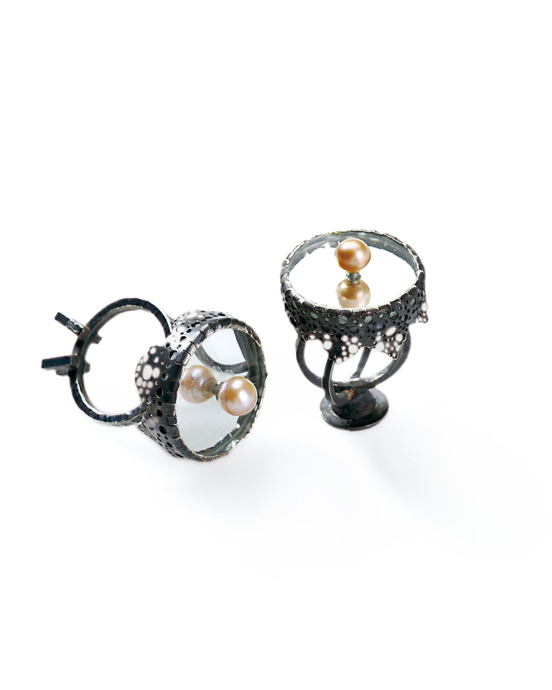 Ulrich Reithofer, Tea Table I-IV, 2009, ring; silver, freshwater pearl, oxide, mirror glass, 43 x 28 x 28 mm, €570 each