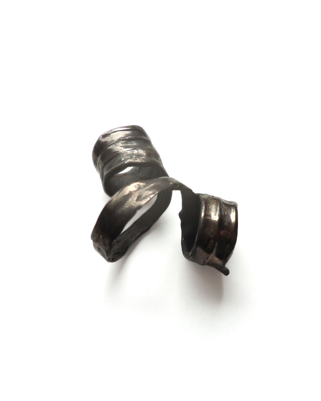 Dana Seachuga, Rebellious-Spring-Ring 6, 2015, ring; bronze, iron, 65 x 45 x 20 mm, €395