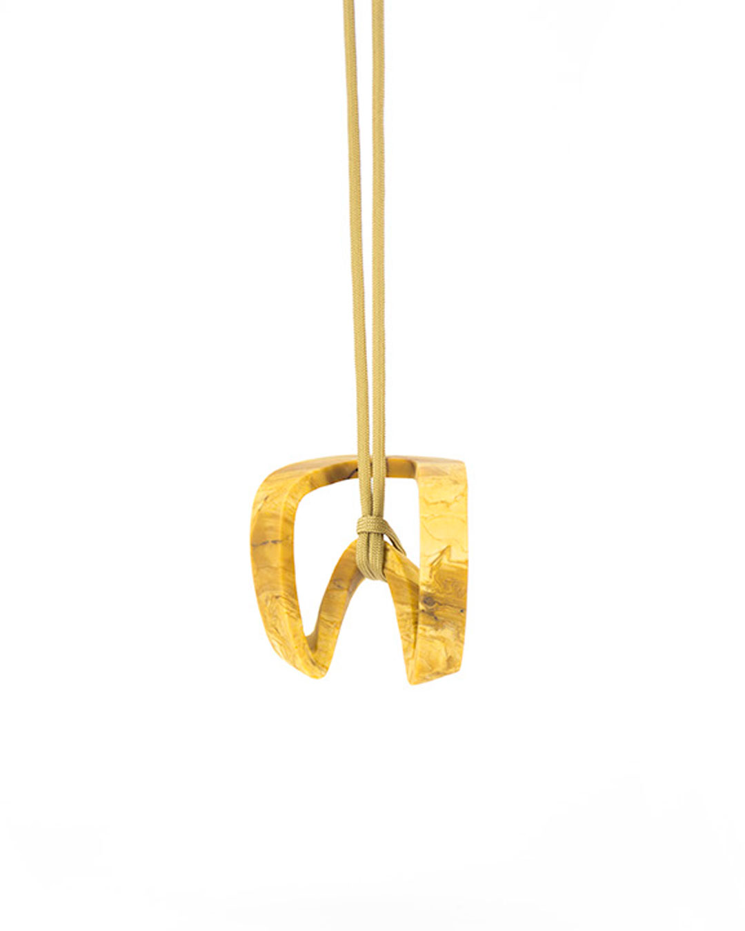 Edu Tarín, G0E2, 2018, hanger en object; gele jaspis , 90 x 70 x 55 mm, €5200 (afbeelding 1/2)