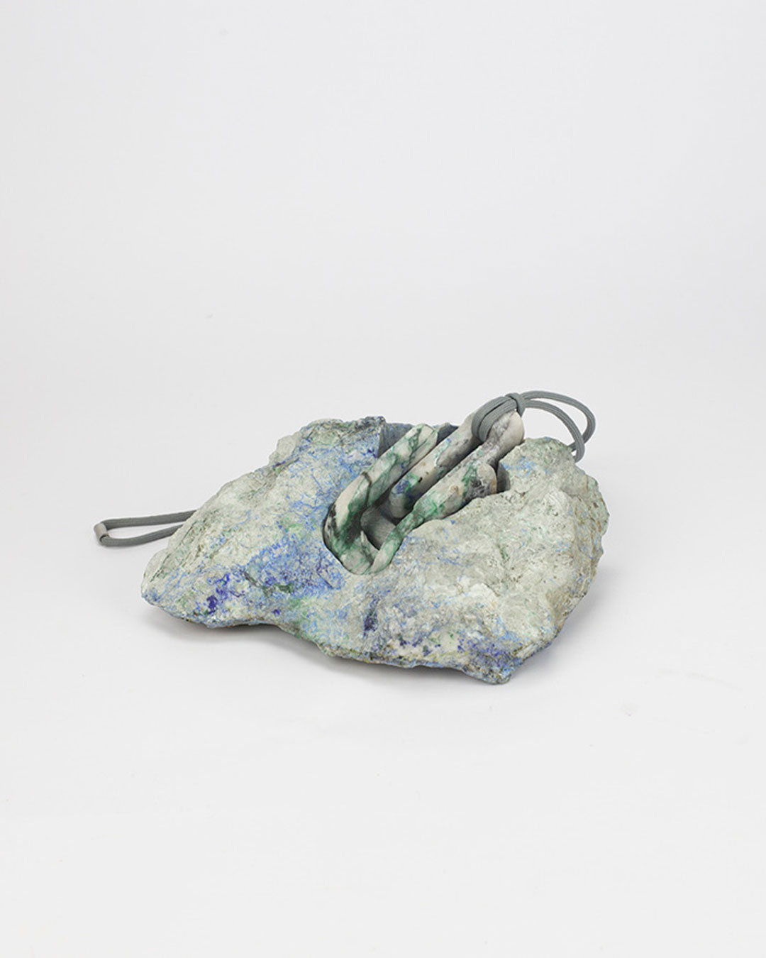 Edu Tarín, GOF3, 2019, pendant and object; azurite malachite , 110 x 65 x 50 mm, €4500 (image 2/2)