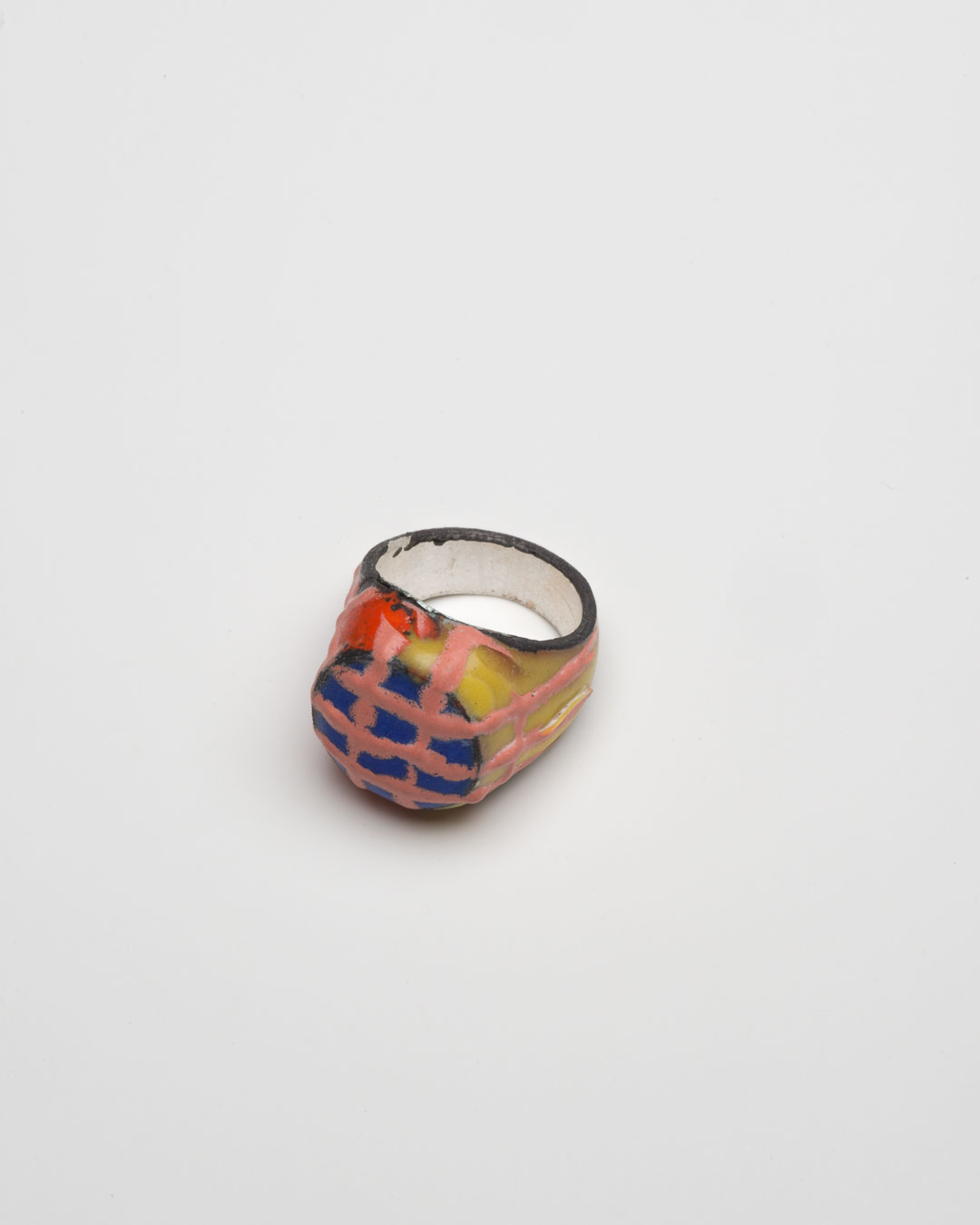 Aaron Decker, Magicring, 2018, ring; enamel, copper, silver, €1000