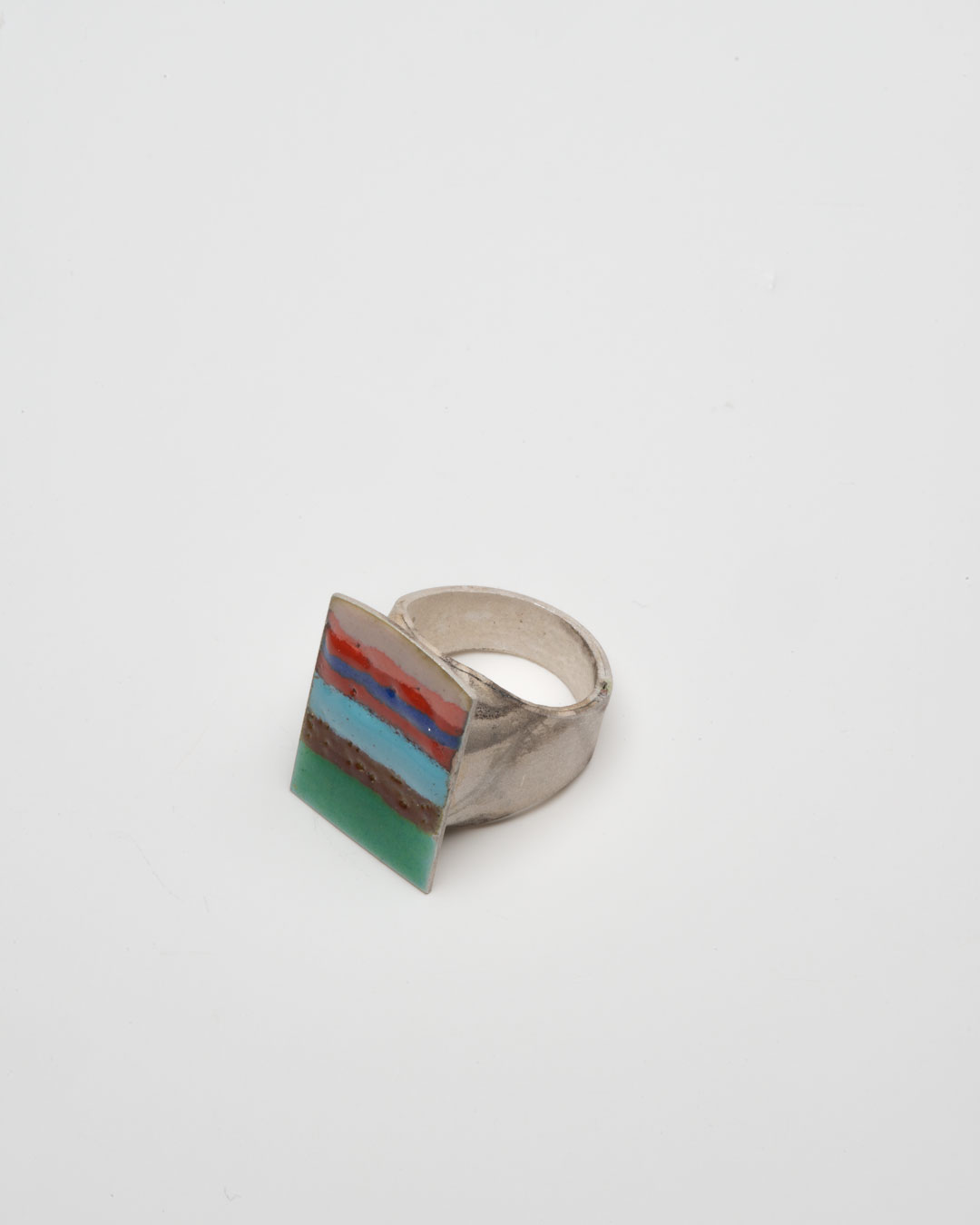 Aaron Decker, Striped Badge, 2018, ring; enamel, copper, silver, €1000