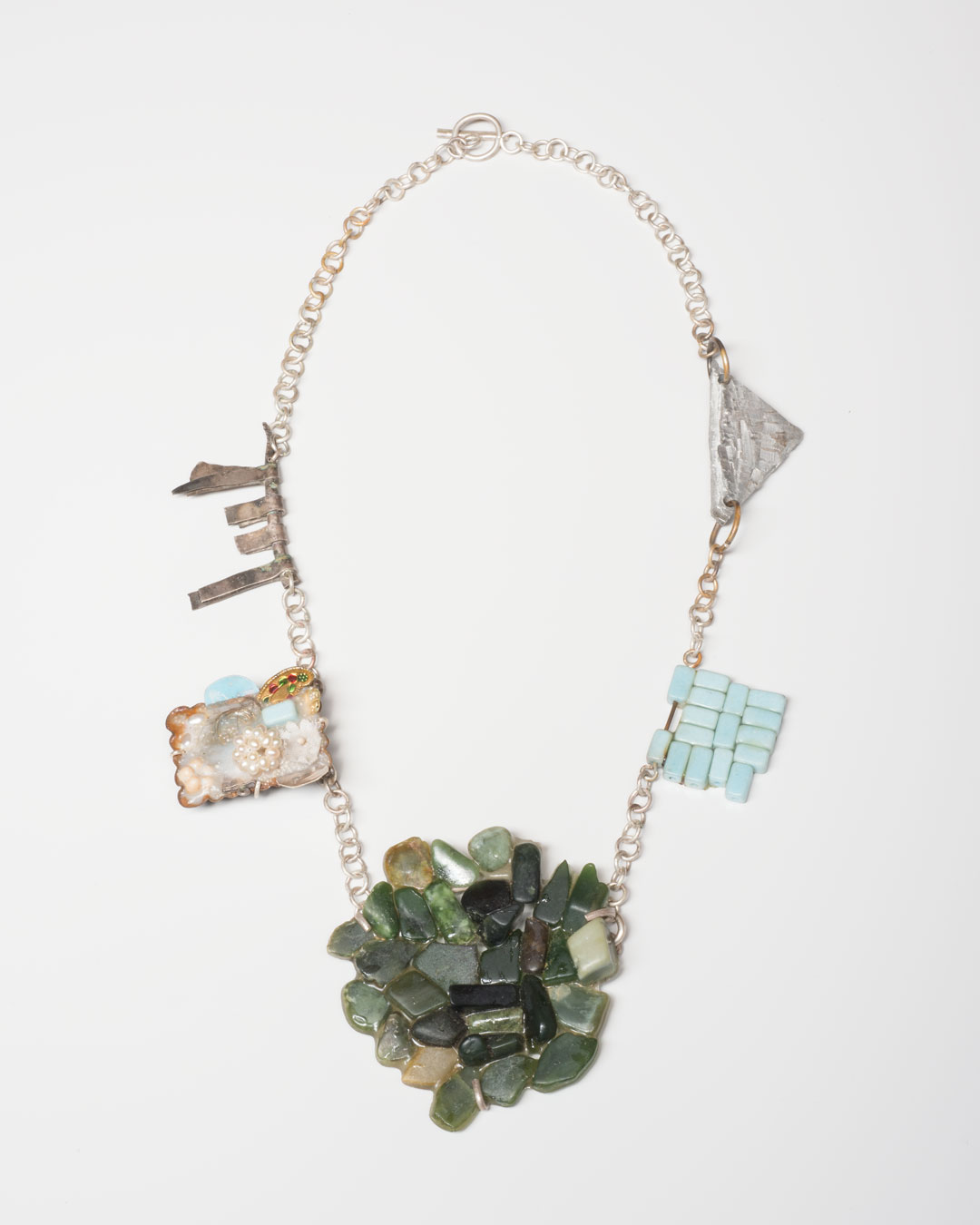 Lisa Walker, untitled, 1998-2020, necklace; silver, plastic, glue, photograph, ceramic, pounamu (New Zealand jade), aluminium, €4360