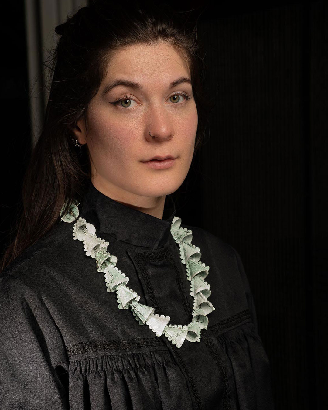 Vera Siemund, untitled, 2004, necklace; enamel, copper, silver, H 305 mm, €2340